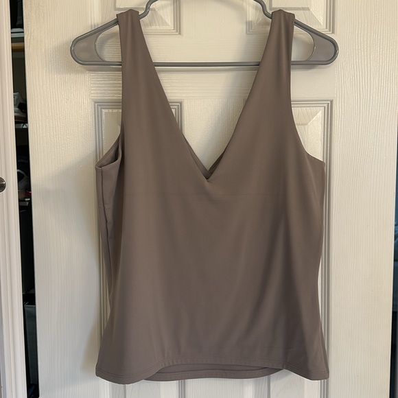 Express Body Contour Top - Picture 2 of 2